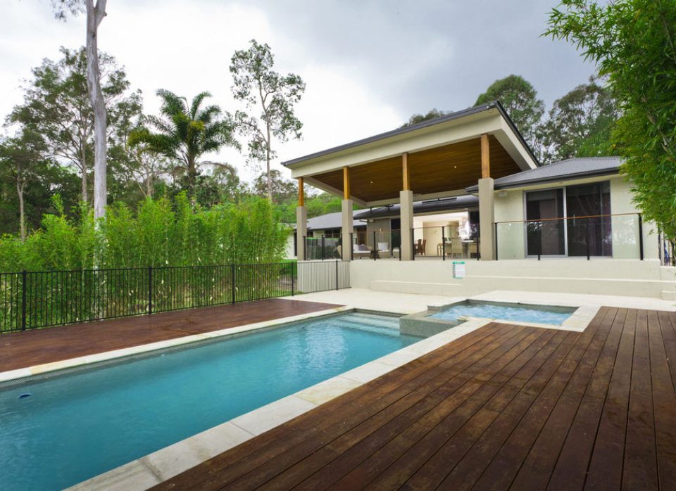 Modern backyard with swimming pool — Home Builders in Burleigh, QLD
